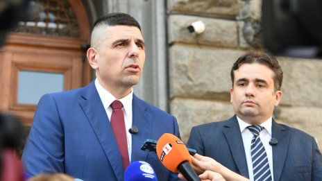 ДБ: Ако ще разполагат самолети в "Безмер", да поискаме от Гърция &ldquo;Пейтриът&rdquo;
