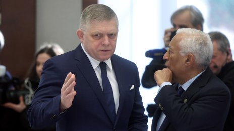 Фицо отхвърли призива на ЕС да не отива в Москва за парада на 9 май