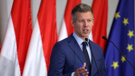 Петер Мадяр предложи среща със Зеленски през юни