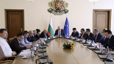 Желязков: Целта е след 21 ноември рафинерията да продължи дейност