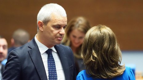 Костадинов призова за незабавна оставка на правителството