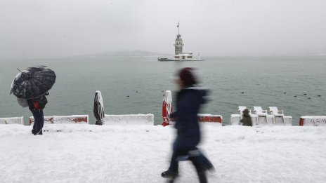 Зимна обстановка в Истанбул, отменени са учебните занятия