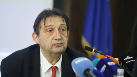 Шишков за &ldquo;Хемус&rdquo;: Магистралата е с една голяма дупка по средата