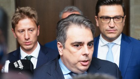 Василев: Заради кефа на "голямото Д" са спрени милиарди от Европа