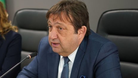 На бизнеса му трябват закони и инфраструктура