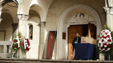 Футболна България се прости с легендарния вратар Стоян Йорданов