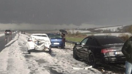 Три катастрофи заради дъжд и градушка в Шуменско 