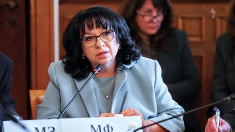 Петкова: Радев няма морално право да се нарича президент на европейска България