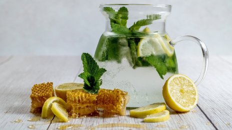 Срещу стареене: Чаша вода с лимон всеки ден