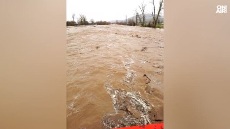 Воден капан в Родопите: Преляла река отнесе мост в Крумовградско