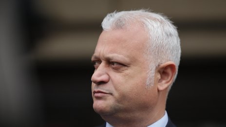 Депутатите се събират извънредно, министри докладват за кризата и "Петрохан"