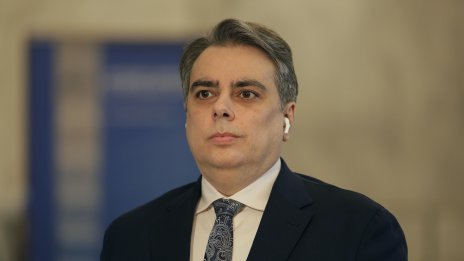 Асен Василев: Искаме мандат от българските граждани за 121 депутати