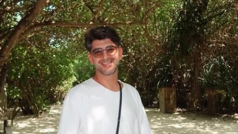 Сашо Кадиев снима видео зад волана, полицията потропа с фиш