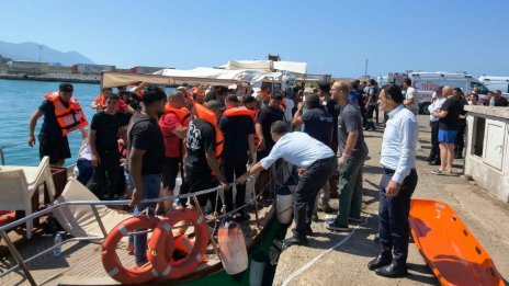 Ферибот се обърна във водите край Кипър, има загинали ВИДЕО