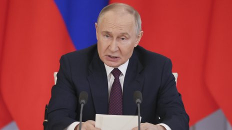 Демонстрацията на сила на Русия прикрива икономически и дипломатически пукнатини