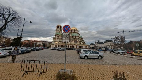 Променя се движението около храм-паметник &bdquo;Св. Александър Невски&ldquo; 