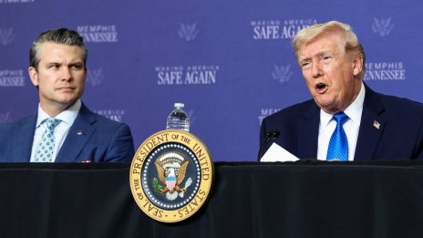 Тръмп удари по Хегсет, бил първият "За" война в Иран ВИДЕО