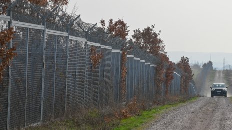 Кабинетът отпуска 4,5 млн. евро за неотложни ремонти на оградата по българо-турската граница