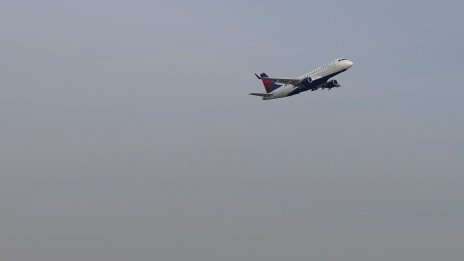 Смущаващо: Неквалифициран пилот превозвал пътници на самолет с фалшиви документи