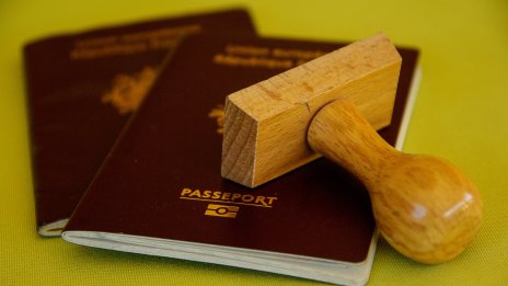 Кои са тримата души в света, които могат да пътуват без паспорт? 