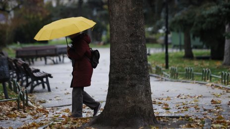 Времето утре: Застудява, очакват ни и валежи