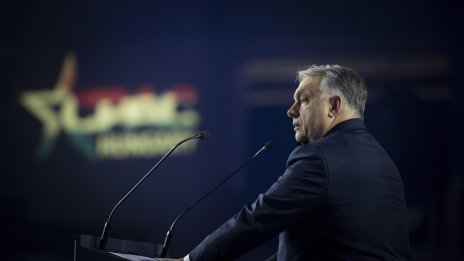 Операция &bdquo;Спасете другаря Орбан&ldquo;