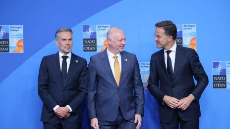 Ще се въоръжаваме здраво: Разходите за отбрана ще бъдат 5% от БВП до 2035 г.
