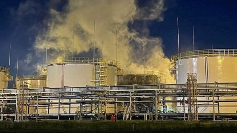 Украйна удари голяма петролната рафинерия в Русия, трима души са загинали