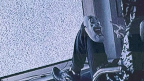 Хванаха 18-годишен онлайн садист в Хамбург, подтиквал момичета към смъртта им