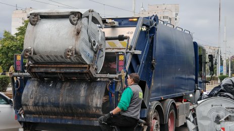 Жители на "Люлин" протестират срещу кризата с отпадъците