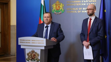 Клисурски и Адемов: Активираме мярката от 20 евро за скъпо гориво