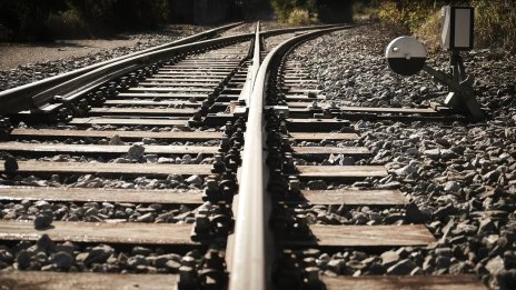 НКЖИ вароса 700 км жп релси в бяло заради жегата