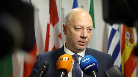 Желязков: Рафинерията на "Лукойл" в Бургас трябва да продължи да работи 
