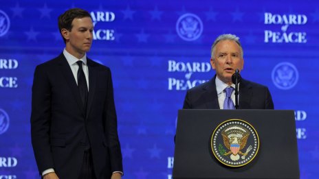 US аутсайдерско мирно дуо е изправено пред изпитание в три горещи точки