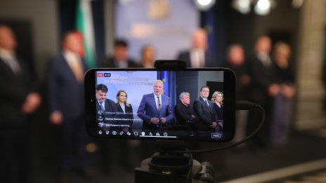 Оставката на кабинета “Желязков” през погледа на световните агенции