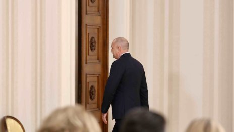 Утре Радев напуска президентството 