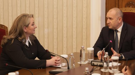 Деница Сачева: Радев носи надежда, но в момента тя е един балон