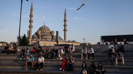 Проучване в Турция: Хората с наднормено тегло са по-щастливи от другите