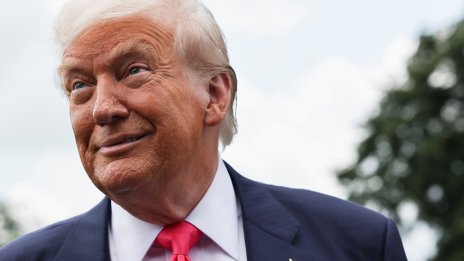 За година от втория мандат Тръмп е забогатял с $2,7 млрд. 