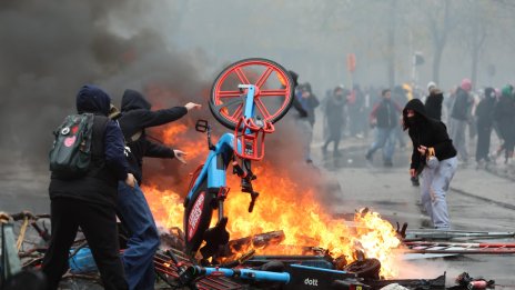Напрежението се разраства: сблъсъци между студенти и полицията в Брюксел