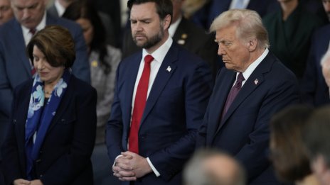 Евангелската свещена война: Защо някои християни смятат, че Тръмп ще сложи край на света