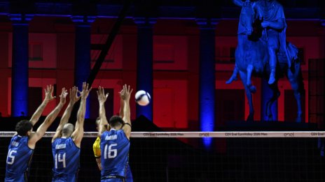 Италия се класира за четвъртфинал на Евроволей 2026 след 3:0 срещу Дания