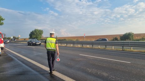Дете на 3 години е с опасност за живота след катастрофа на "Тракия"