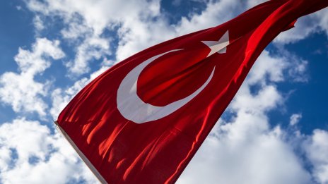 Прокурор простреля бившата си съпруга, която е съдия, по време на дело