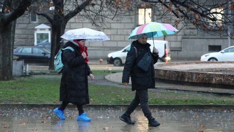 Днес ще е по-студено, на север дъжд, в планините сняг