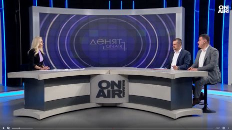 Служебното правителството активно участва в предизборната кампания