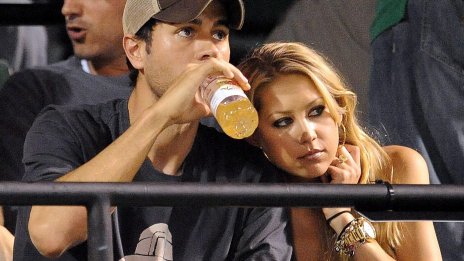 Енрике Иглесиас се показа с 3-месечното си бебе