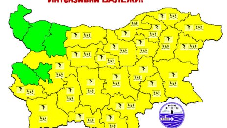 Жълт код за гръмотевични бури, температурите падат