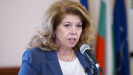 Йотова: България не трябва да бъде &bdquo;ехо&ldquo; на решения, взети от други