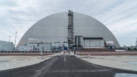 Потенциална опасност: Може ли да тръгне радиация от повредения щит на Чернобил?